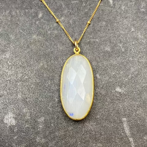 Gold Rainbow Moonstone Oval Necklace