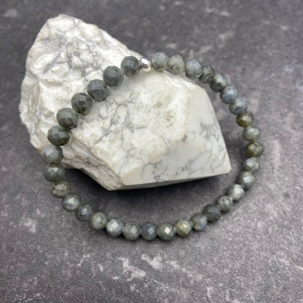 Labradorite Crystal Stretch Bracelet