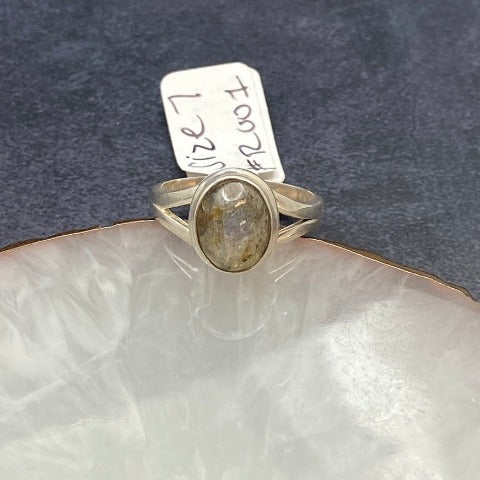 Oval Labradorite Ring