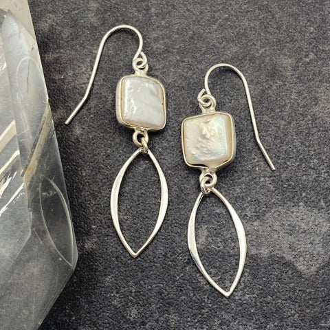 Pearl Squares with Arabesque Earrings